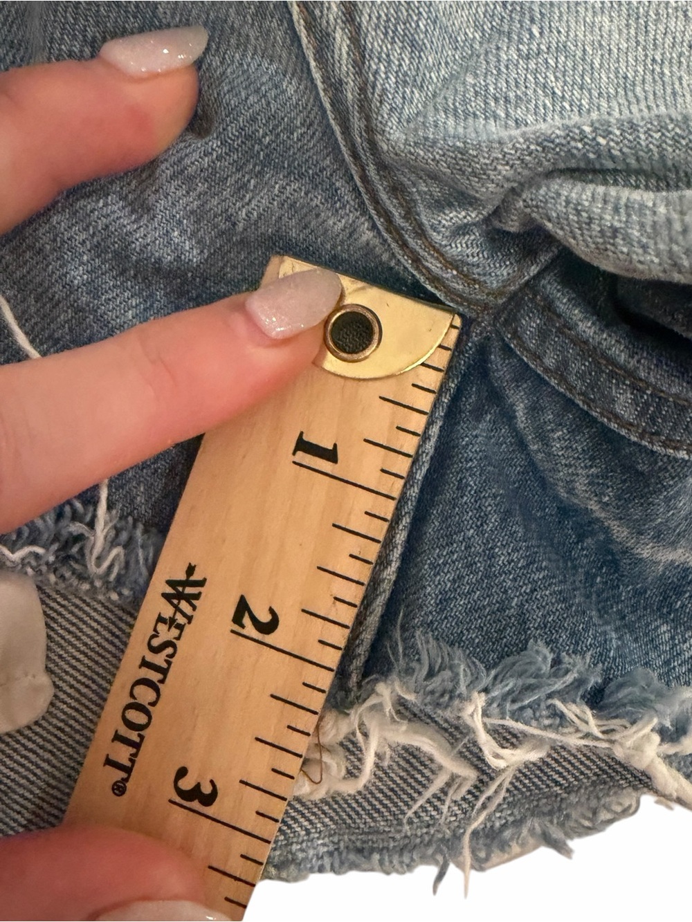 FRAME Le Grand Garçon Denim Shorts Distressed Raw Hem Size 25 - Picture 5 of 5